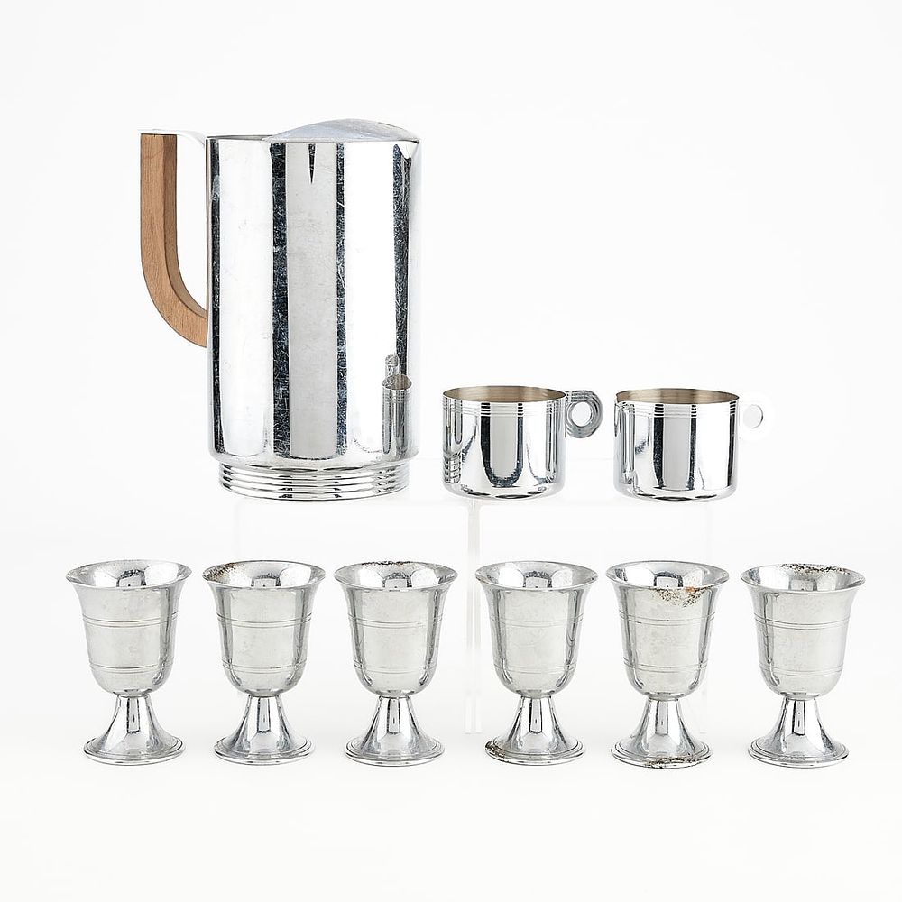 Lot 757: 9 Pcs Art Deco Machine Age Chrome Drinkware