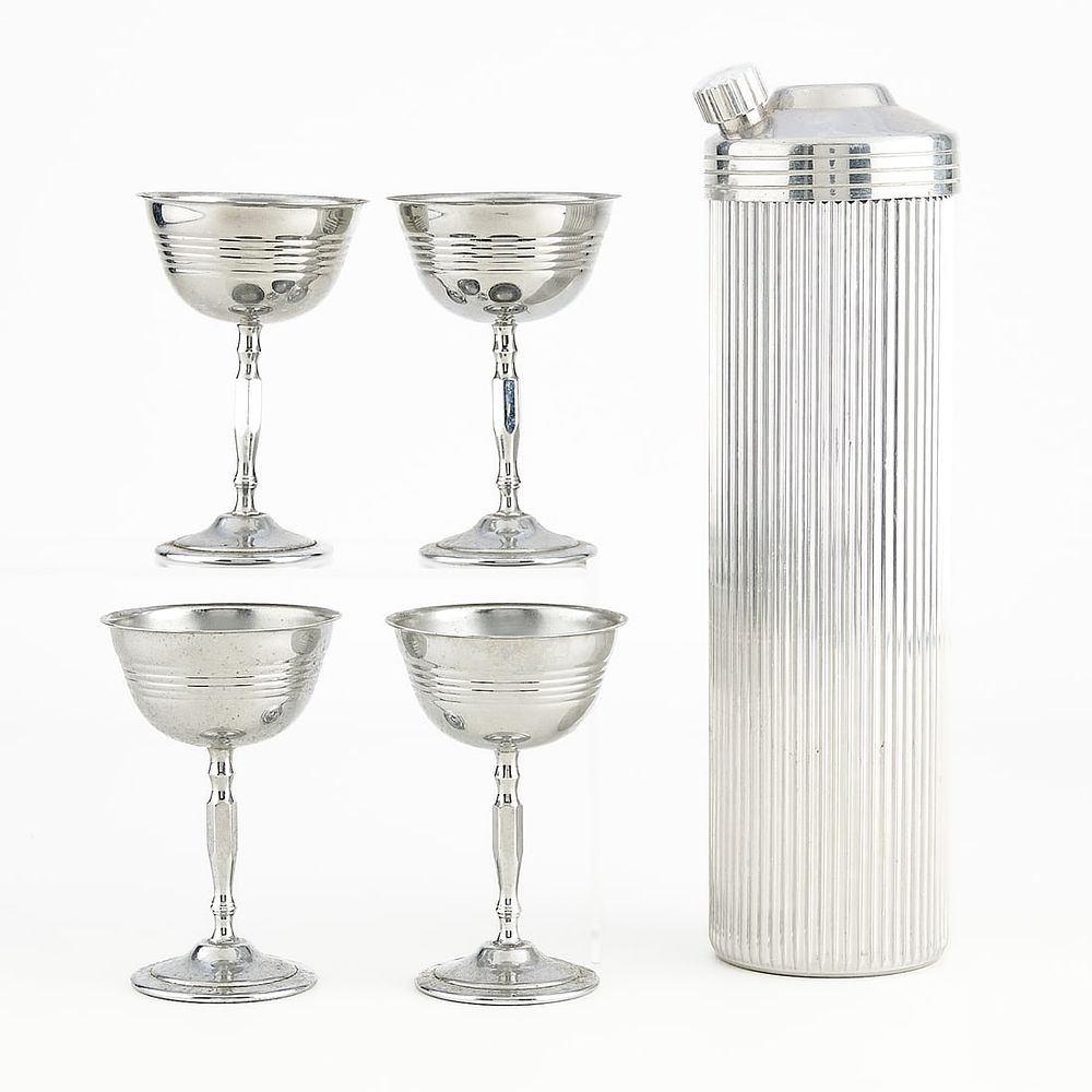 Lot 763: 5 Pc Art Deco Bareware incl. Emson Style Shaker