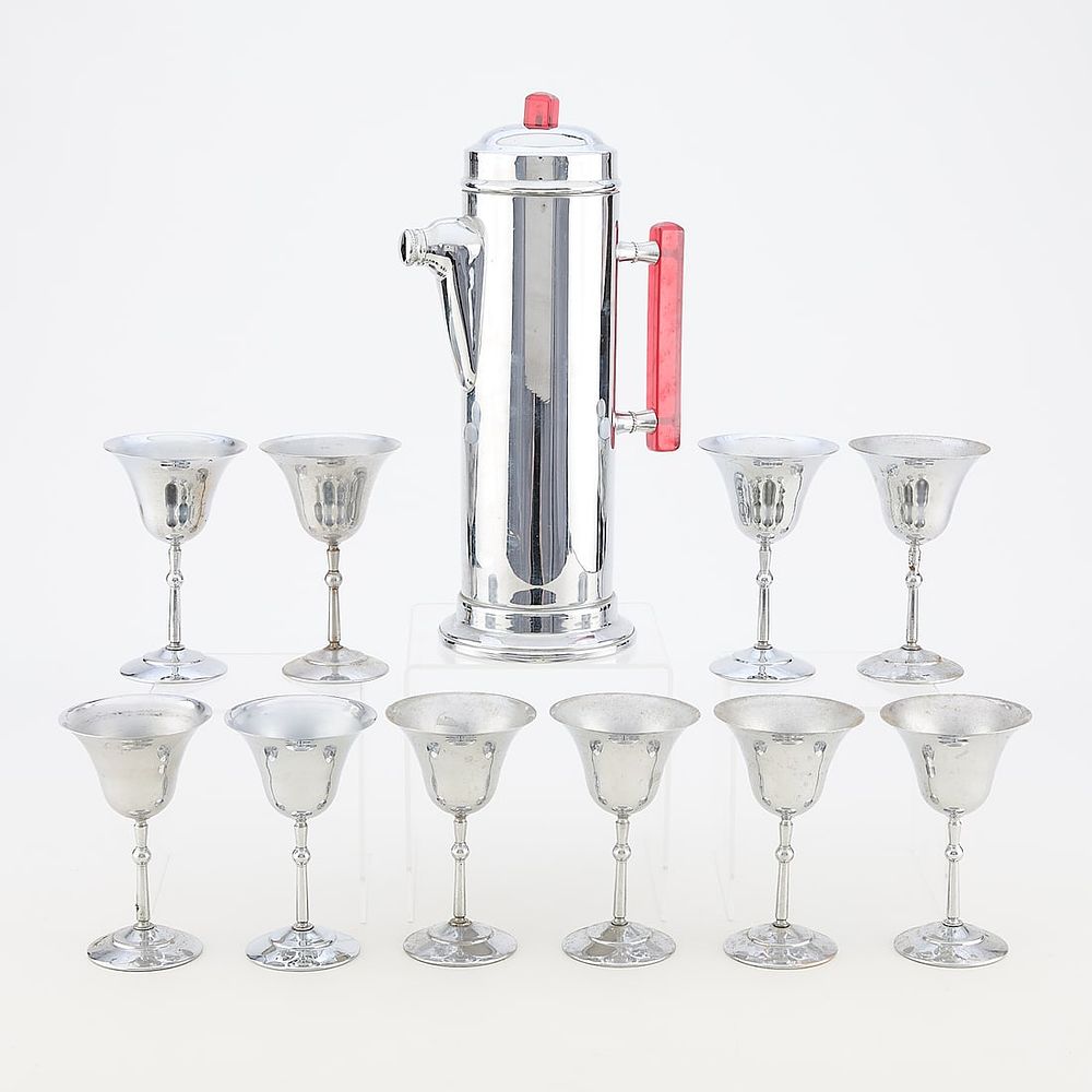 Lot 774: 11 Pc Art Deco Chrome Cocktail Shaker Set
