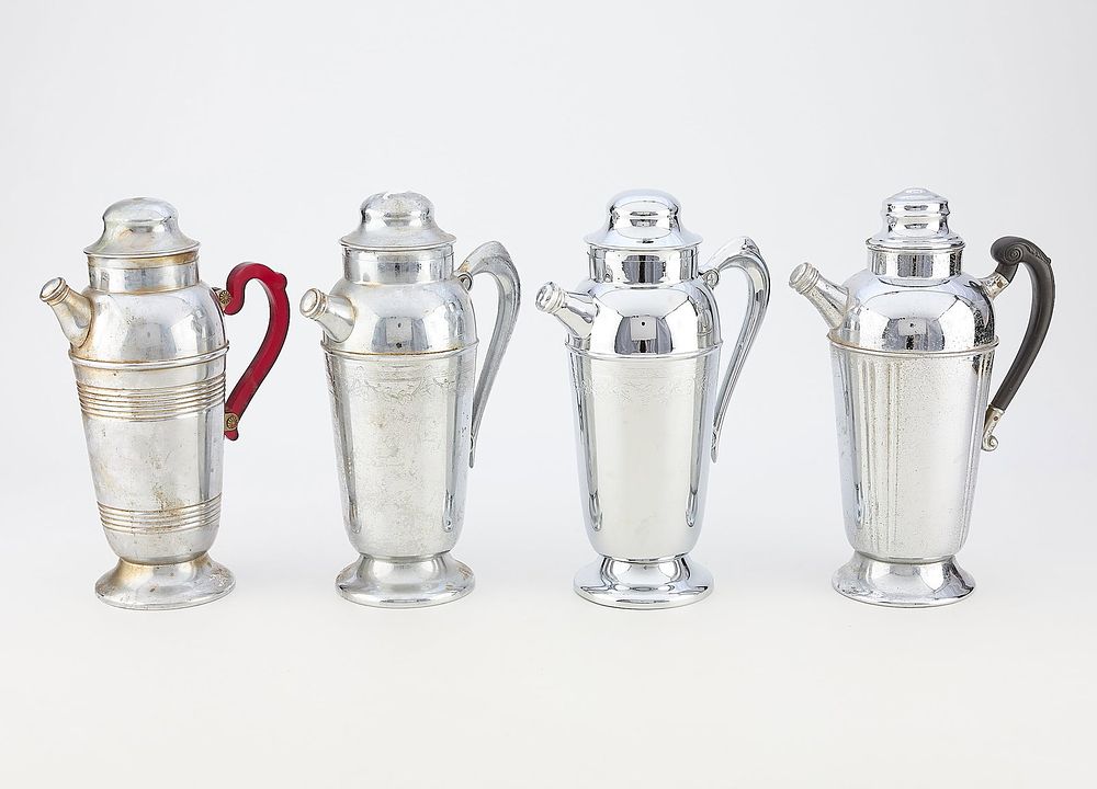 Lot 775: Grp 4 Art Deco Chromium Cocktail Shakers