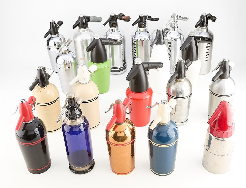 Lot 784: 20 Vintage Soda, Sparkling Water, & Seltzer Syphons