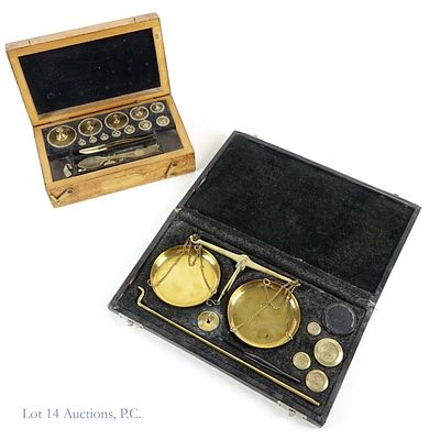 Vintage Jewelry Scale & Pharmaceutical Weights. Vintage collapsible brass jewelry scale in 