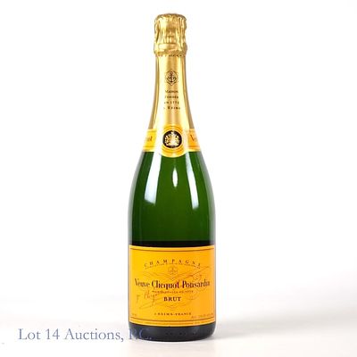 Veuve Clicquot Ponsardin Champagne. 12% ABV. 750 ml.