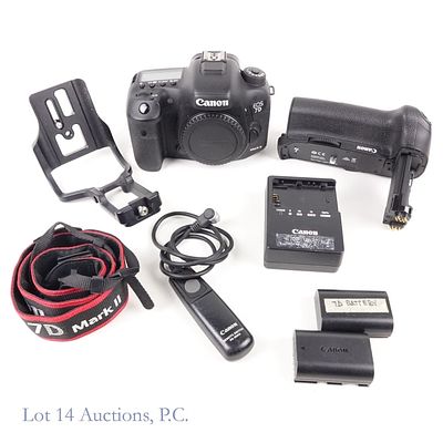 Canon EOS 7D Mark II DSLR Camera Body. Canon EOS 7D Mark II DSLR camera body, 2 batteries 