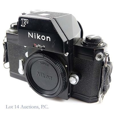 Nikon F 35mm SLR Camera Body. Nikon F 35mm film SLR camera body. S/N ****229.
