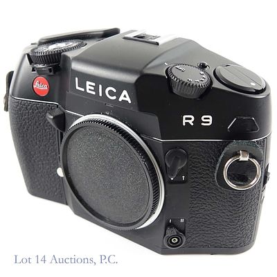 Leica R9 35mm Film SLR Camera Body. Leica R9 35mm film SLR camera body in black. S/N ****573.