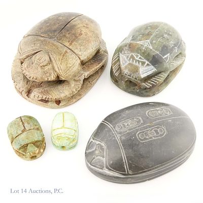 Hardstone Scarabs with Heiroglyphs (5). 5 antique carved hardstone scarabs, all featuring 
