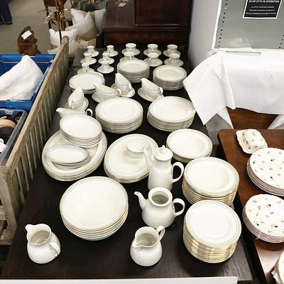 A ROYAL DOULTON BERKSHIRE PATTERNED DINNER SERVICE. comprising twenty-two dinner plates 