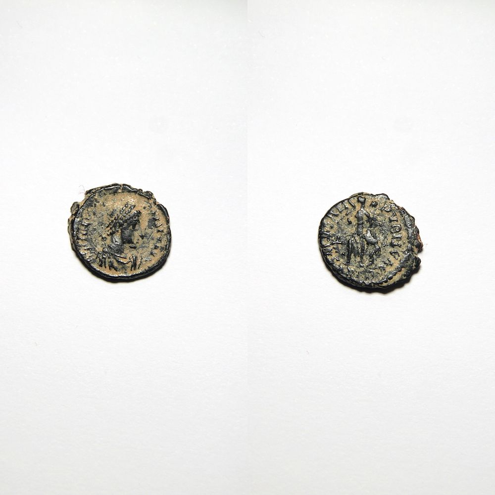 Follis - Arcadius (383-408 d.C.). Anverso: Busto diademado, drapeado e coura&ccedil;ado de Arcadius &agrave; 