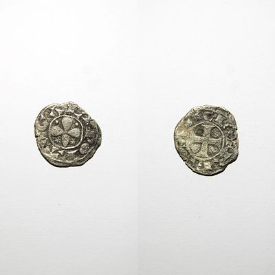 Dinheiro 02.02 - D. Sancho I (1185-1211). Escudo Amendoado 
AG 02.02 
Legenda: PORT VGAL / REX 