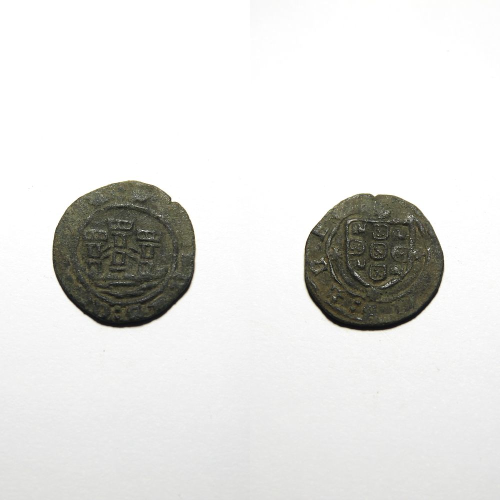 Ceitil 11.10 - D. Afonso V (1438-1481). Torres de elementos quadrados sem ameias. Sem letra 