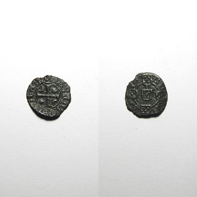 Denier 01.01 – D. Fernando I (1367–1383) – Portugal. Fleur-de-lis cross with stars; pellet 