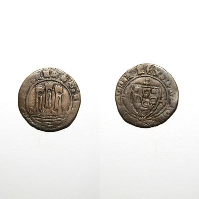 Ceitil 12.01 – D. Afonso V (1438–1481) – Portugal. Long, low wall; tall towers. Classic shield 