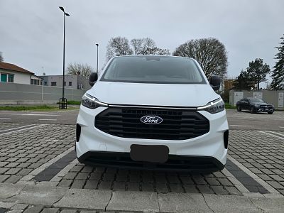 Ford Transit Custom 2024. 75 000 Km
Tipo di motore: Diesel.