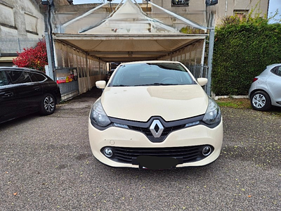 Renault CLIO 2015. 172 000 Km
Tipo di motore: Gas.