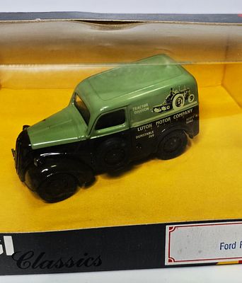 דגם אספנות מכונית מסוג פורד פופולר ממוספרת וממותגת בגודל 1/43 באריזה מקורית