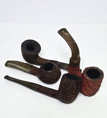 מקבץ 4 מקטרות שונות בגדלים שונים כולם חתומות ע"י המותג "שלום" במצב מעולה