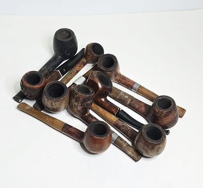 מקבץ 10 מקטרות שונות בגדלים שונים כולם חתומות ע"י מותגים שונים במצב מעולה (ניתן לראות בצילומים 