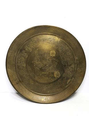 מצרים צלחת לתליה עשויה נחושת צהובה עם חריטות עבודת יד מוטיבים מקומיים קוטר 28 ס"מ