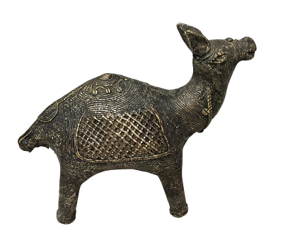 פסלון חיה מברונזה בעבודת יד שבטית
פסלון קטן של חיה מעוצבת (חמור או סוס) מברונזה עם חריטות 