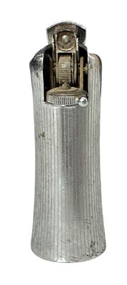 מצית ישן ממתכת מצופה כרום – לתיקון
מצית ישן ממתכת מצופה כרום, עם מנגנון ידני קלאסי.
דגם מעוצב 