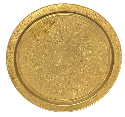 צלחת דקורטיבית מבראס – ‎קוטר 22 ס”מ
צלחת בראס בעבודת יד, עם עיטורים פרחוניים וגאומטריים 
