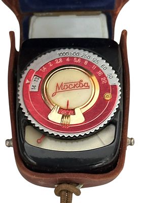 מד אור סובייטי ישן “מוסקבה” – עם נרתיק מקורי
מד אור מכני ישן מתוצרת ברית המועצות, מדגם 