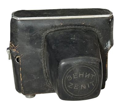 מצלמת פילם סובייטית Zenit – גוף 35 מ”מ עם נרתיק עור
מצלמת רפלקס ישנה מתוצרת ברית המועצות מדגם 