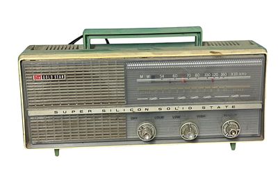 רדיו טרנזיסטור וינטג׳ Gold Star דגם Super Silicon Solid State, עיצוב רטרו משנות ה-60–70 עם ידית 