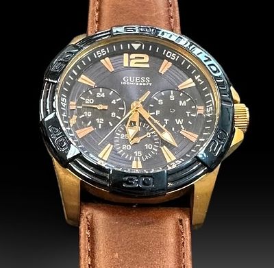 שעון יד Guess Multifunction – ‏Waterpro 100M
שעון יד לגבר מתוצרת Guess, בעיצוב ספורטיבי. גוף 
