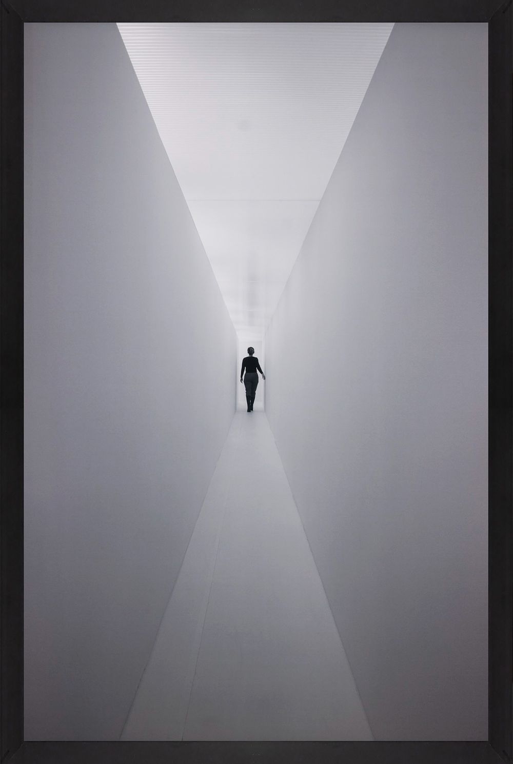 Santiago Sierra (1966-), 
“A Person”, 2005 
Photo on Forex 
Cm 120 &times; 180 . Certificate of 