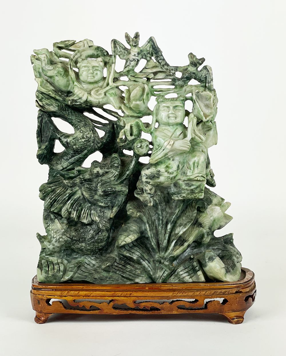 Green jade sculpture, end of the 19th century, 
Spinach green jade, asian manufacturing
The 