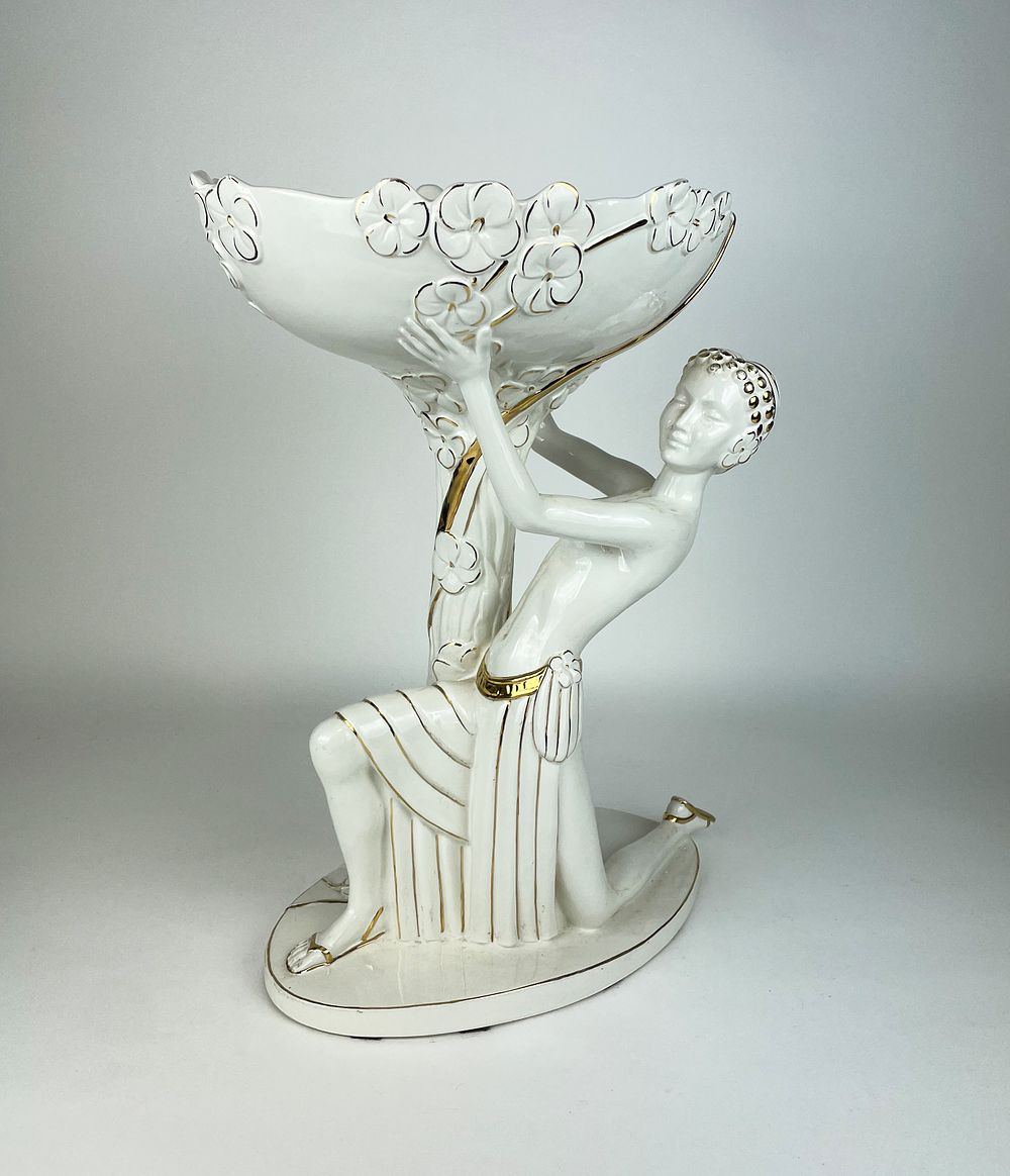 White artistic ceramic with gold details by Vittorio Carrara:
Large centerpiece/stand depicting 