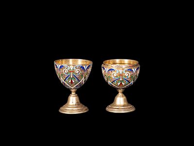 TWO TRAVEL CUPS IN SILVER AND GUILLOCHE ENAMEL, Russia, late 19th century. h cm 5,7.Total 