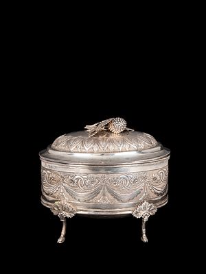 LARGE SILVER SUGAR BOWL, Russia, Saint Petersburg, 1856. h cm 13,5 x l cm 14,5.Moulded, shaped 