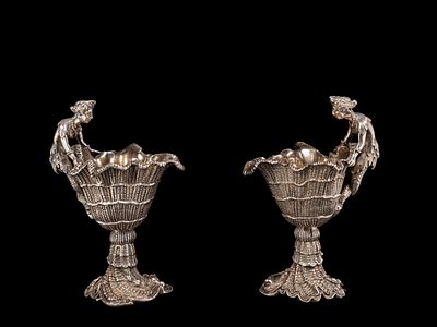 PAIR OF SILVER SAUCERS, England, 19th century. h cm 17.Hallmarks from London and from the 