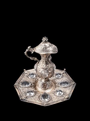 AN OIL AND VINEGAR CRUET SET WITH DISH IN SILVER AND CRYSTA, Germany, 19th century. d cm 16,5 x 