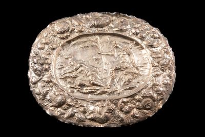 SILVER CEREMONIAL PLATE , Venetian Manufactory. h cm 39 x l cm 48.Finely embossed and chiselled 