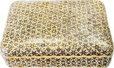 קופסת תכשיטים פרסית משובצת עבודת יד שימו לב מבפנים ככל הנראה היה רטיבות ולכן נוצר מיו בועות