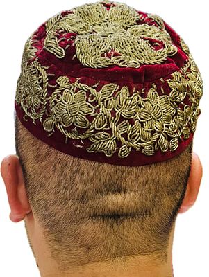 כיפה לראש עבודת יהודי פרס ככל הנראה משובצת בחוטי זהב