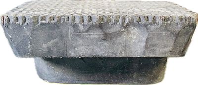 חלק מעץ עם ידית ככל הנאה היה משמש להדפסה