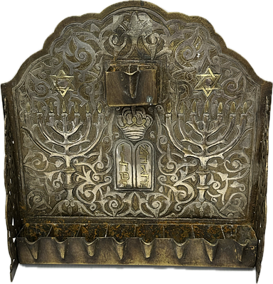 חנוכייה סורית עבודת יד קמשק. עשויה ברונזה מעוטרת בכסף 925 ומי זהב 14k זוג מנורות ולוחות הברית