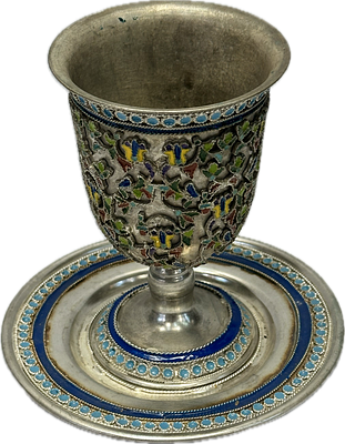 סט קידוש גביע וצלחת מעוטרים עבודת אימייל. ככל הנראה מבוכרה