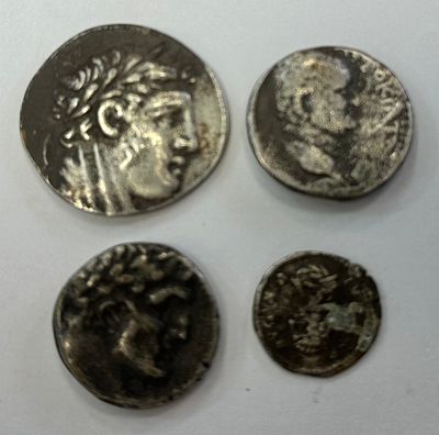 לוט ארבעה מטבעות רומי מכסף ככל הנראה רפליקות