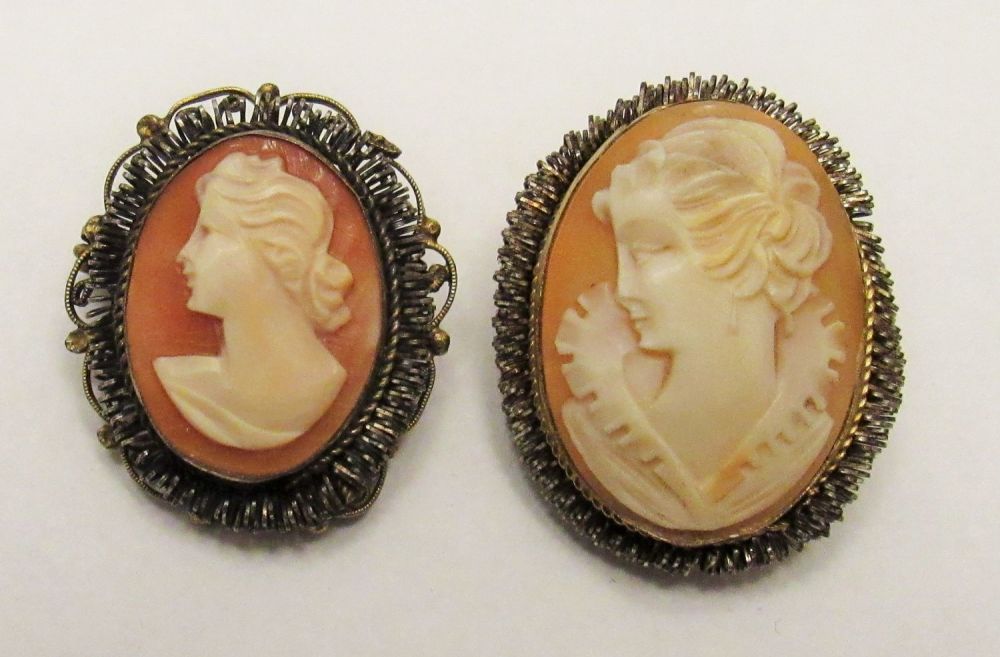 Lot 192: 2 VICTORIAN CARVED SHELL CAMEOS. LEFT IS 9KT GOLD (TESTED). RIGHT IS( G.F..)