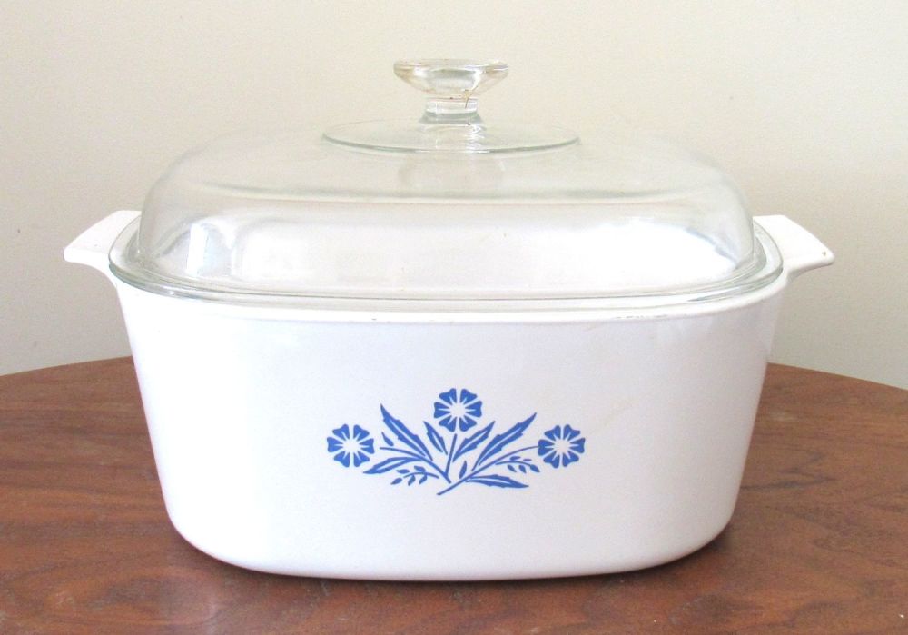 Lot 85: Vintage MCM Corning Ware Blue Cornflower 5-Liter A-5-B with Pyrex A-12-C Lid. Excellent Condition. Appears to have been hardly used.