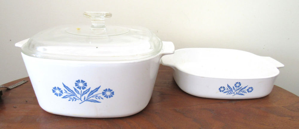 Lot 87: PAIR PYREX BLUE CORNFLOWER SERVING DISHES. EXCELLENT CONDITION.