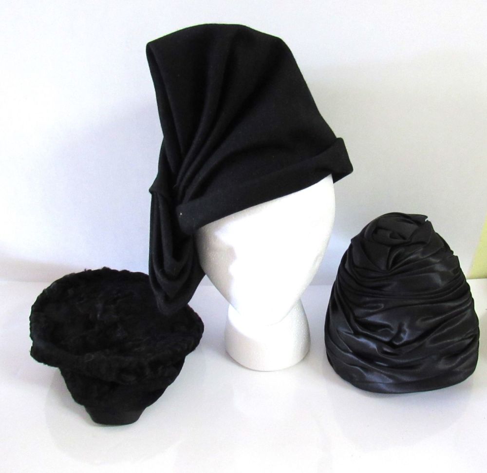 Lot 189: 3 1950S FASHION HATS. LEFT IS PERSIAN LAMB. CENTRE IS SIGNED. ALL 3 FOR ONE BID.