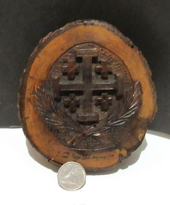 INTRICATELY CARVED VINTAGE CRUSADER CROSS WOOD MEDALLION.