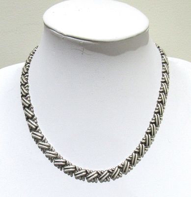 ELEGANT STERLING SILVER MCM MODERNIST NECKLACE/CHOKER.